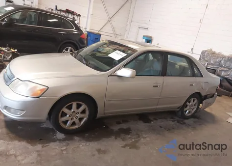 2000 Toyota Avalon Xls z USA, uszkodzony, nr VIN 4T1BF28B5YU039563
